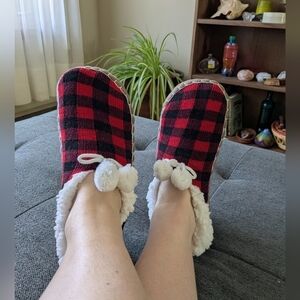 Lumberjack Plaid Red Black Slippers Pantouffles Tassles Pompoms